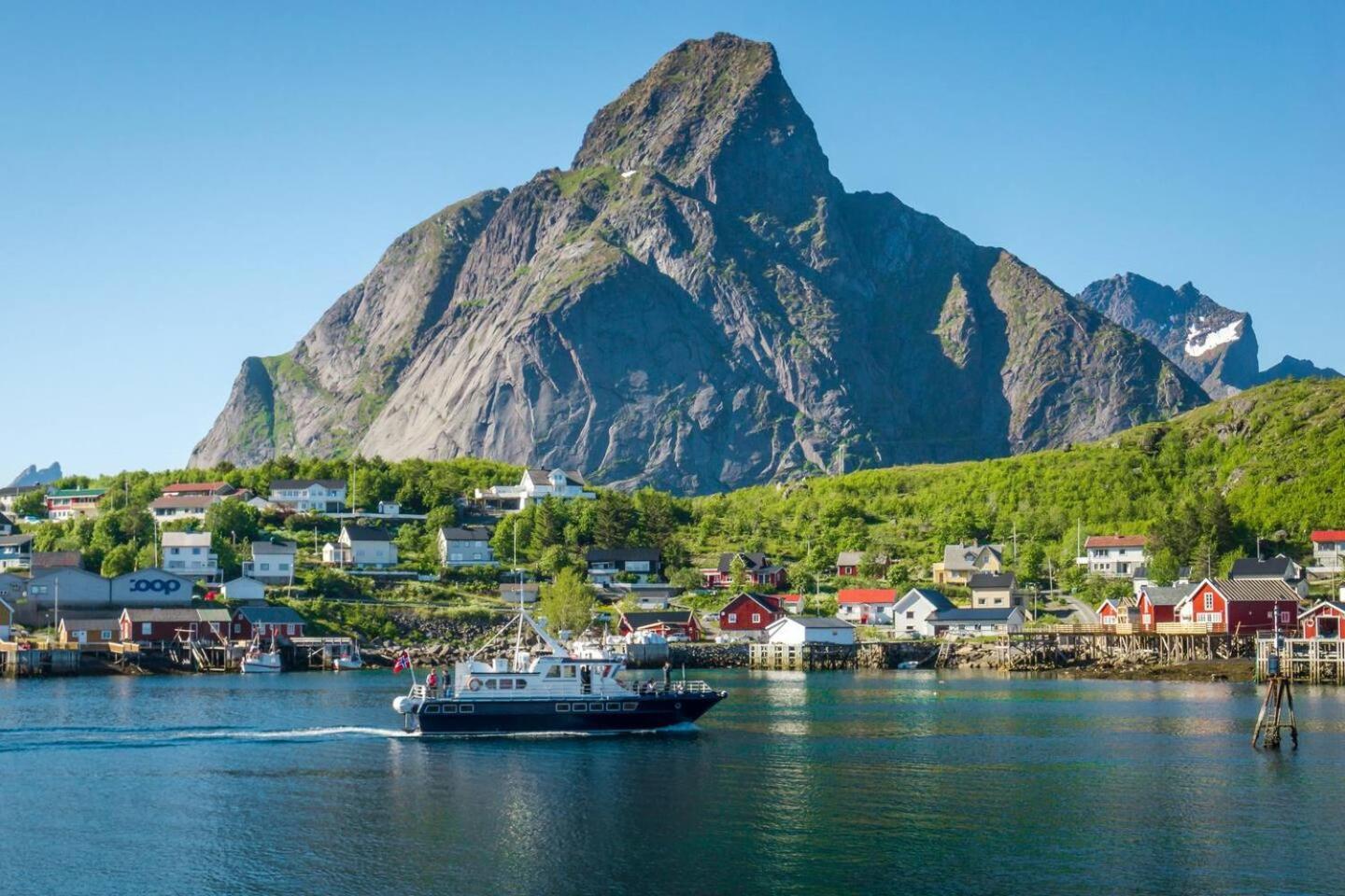 Reine Seaview Cabin Bagian luar foto