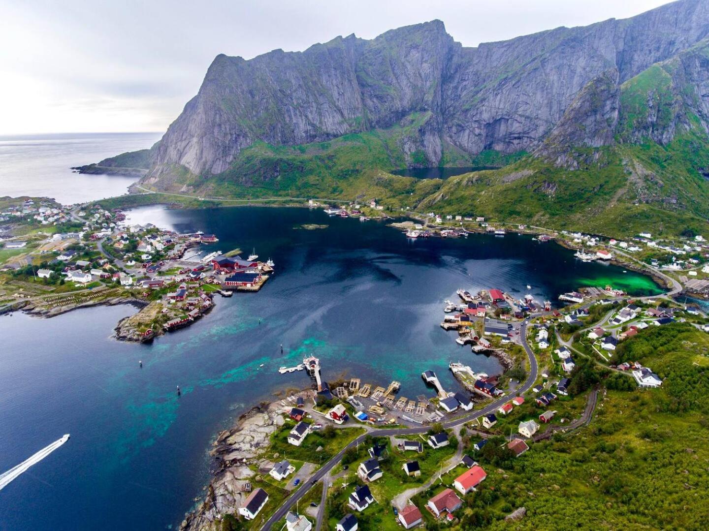 Reine Seaview Cabin Bagian luar foto